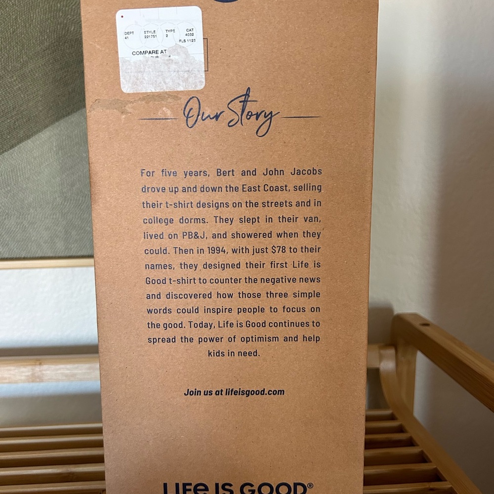 Life is good 40 ounce guitar man & dog Double walled mug & strap - Picture 7 of 11